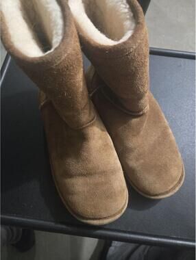 Bearpaw Women's Chestnut Suede Shearling Boots Size 8